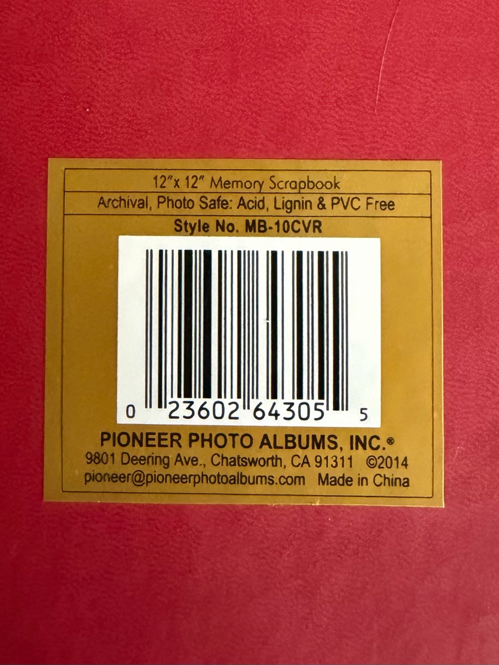 New Pioneer Red Chevron Embossed Post Bound 12”x 12” memory Scrapbook Album - Picture 3 of 5